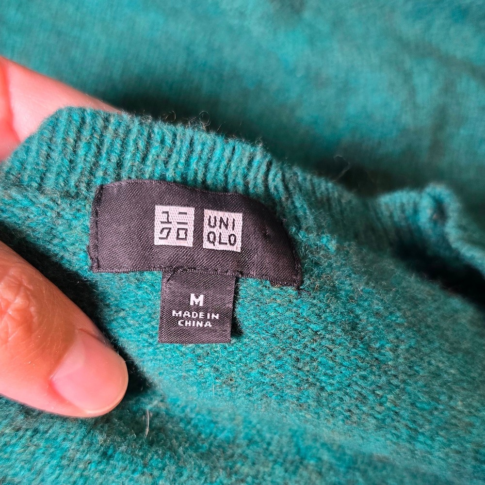 UNIQLO Women's 100% Wool Crewneck Sweater Size M Green Teal normcore minimalist - Picture 4 of 8